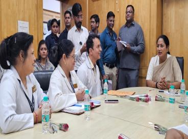 Hon’ble CM Mrs. Rekha Gupta Surprises and Interacts with Nursing Staff on the Auspicious Occasion of Nurses Day